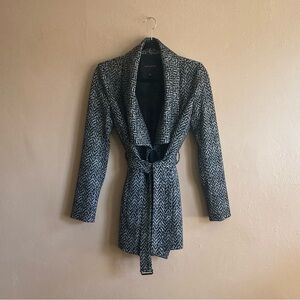 Banana Republic Black and White crop trench